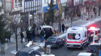 Kontrolden çıkan araç ağaca çarparak durabildi