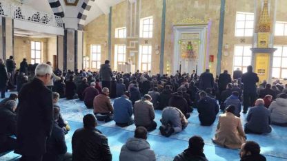 Van Çaldıran’da deprem şehitleri dualarla anıldı