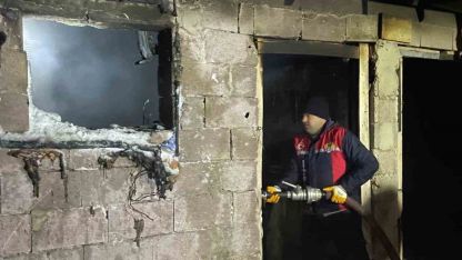 Çaldıran’da odunluk yangını