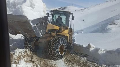 Çığ tehlikesi nedeniyle karla mücadele çalışmaları durduruldu