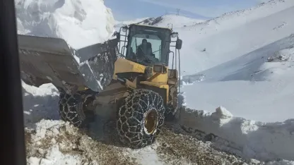 Çığ tehlikesi nedeniyle karla mücadele çalışmaları durduruldu