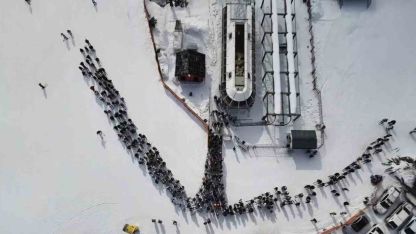 Sarıkamış Kayak Merkezi'nde haftasonu yoğunluğu