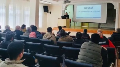 Kemaliye’de muhtarlar çığ tehlikesine karşı bilgilendirildi