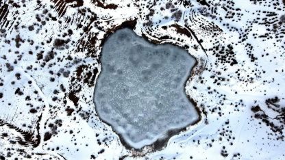 Kemah’taki Ardos Gölü dondu: Bin 660 rakımlı buz gölü drone ile görüntülendi