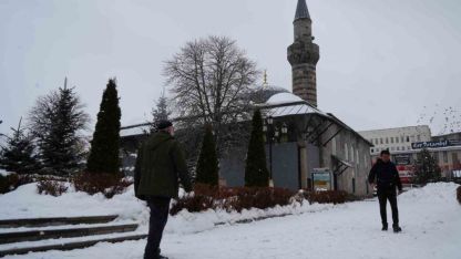 Bölgede Yoğun kar yağışı, 84 köy yolu ulaşıma kapandı