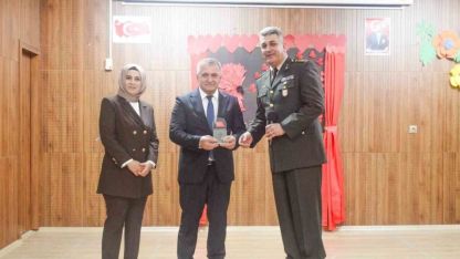 Erzurumlu minik yürekler Mehmetçiğe mektup yazdı