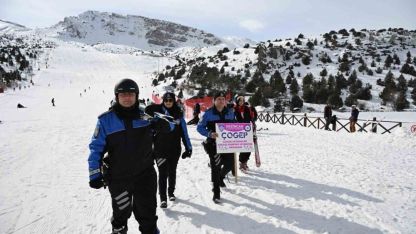 42 öğrenci, Ergan Dağı Kayak Merkezi’nde bir araya geldi