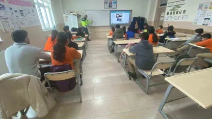 Muş'un Malazgirt ilçesinde 52 öğrenciye trafik eğitimi