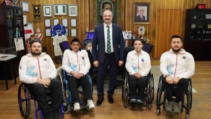 Rektör Hacımüftüoğlu, Milli takıma seçilen özel sporcuları misafir etti