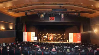 Erzurumlu çocuklardan duygu dolu türkü konseri