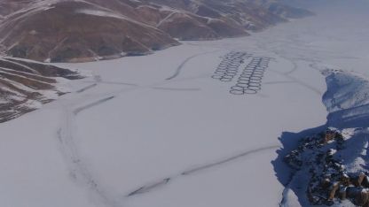 Van’da Sibirya soğukları: Dev barajlar buz tuttu