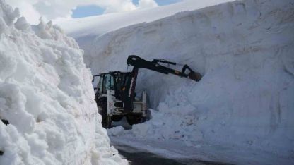 Komşu ilde kar kalınlığı 6 metreyi aştı