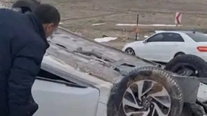 Erciş'te trafik kazası, otomobil takla attı, sürücü yara almadan kurtuldu