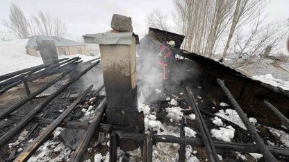 Van’da çatı yangını