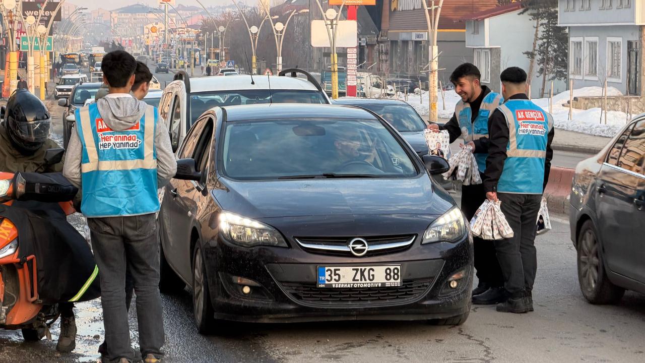 Ağrı’da AK Gençlik’ten “İftara 5 Kala” İkramı