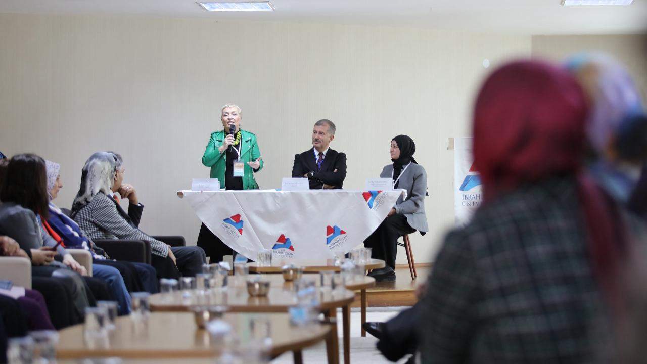 Ağrı’da Bilimde Kadınların Gücü Konuşuldu