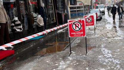 Ağrı’da Buz Sarkıtı ve Çatı Tehlikesine Karşı Alarm