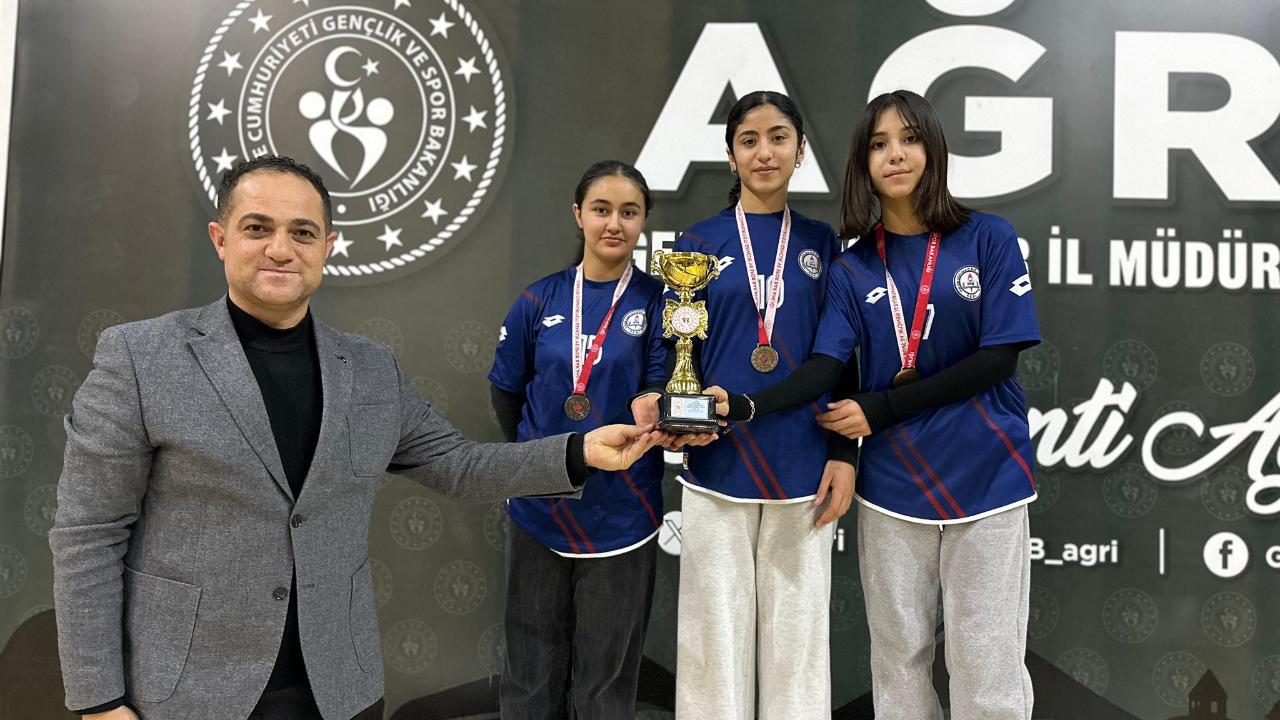 Ağrı’da Masa Tenisi Heyecanı Finalle Bitti