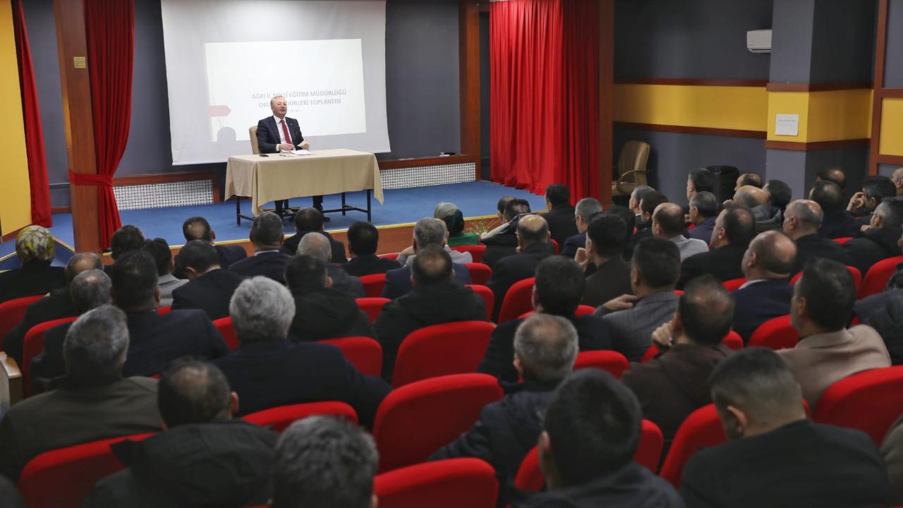 Ağrı’da Türkiye Yüzyılı Maarif Modeli kapsamında Ramazan toplantısı