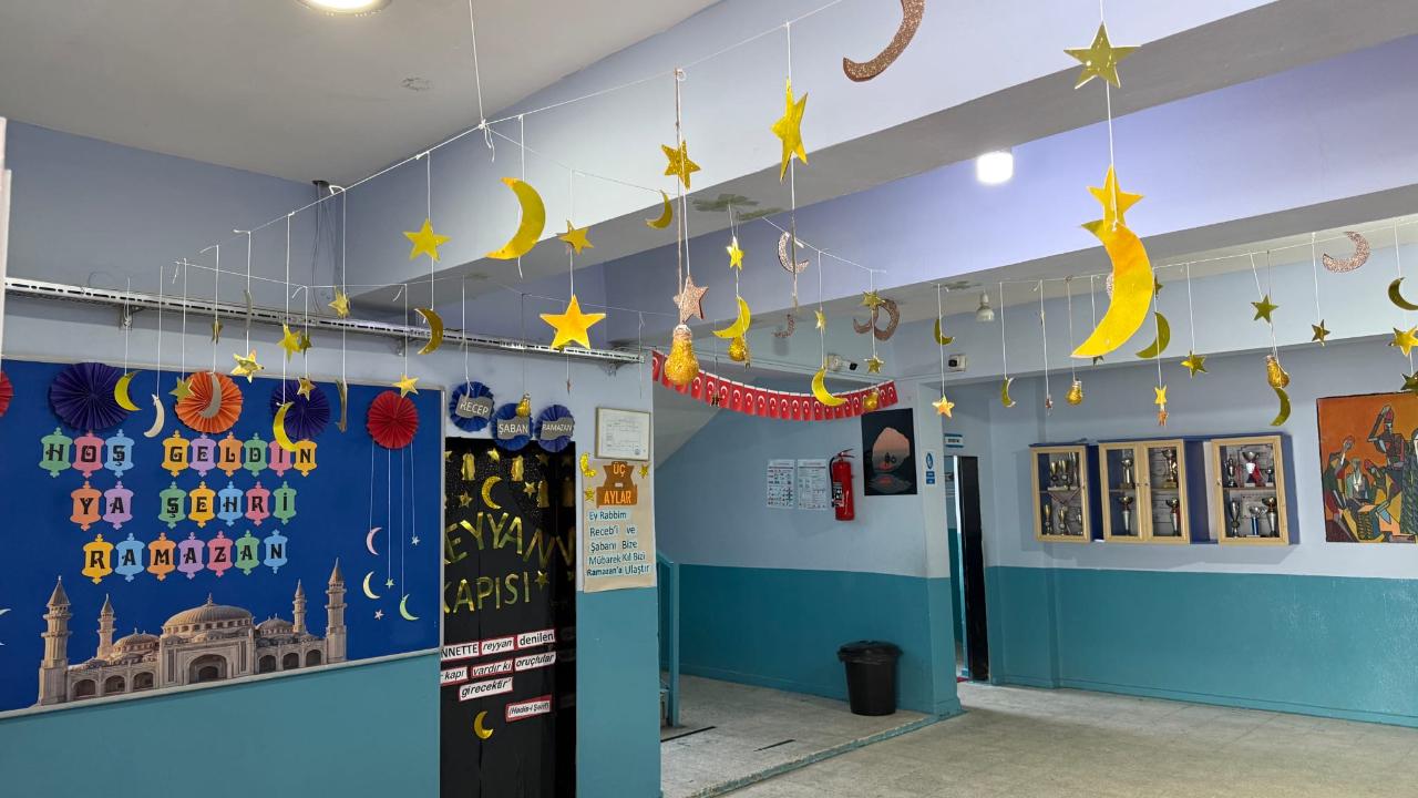 Ağrı’daki öğrenciler Ramazan ayının anlamını etkinliklerle öğreniyor