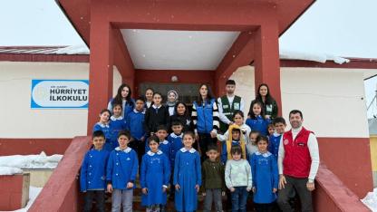 Ağrı’nın köy okullarında öğrencilere hijyen eğitimi veriliyor