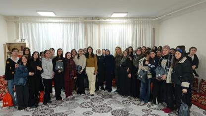 Ailelerinden Uzak Öğrencilere Anlamlı Ziyaret