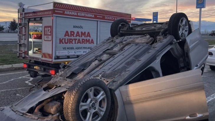 Bingöl’de trafik kazasında araç ters döndü: 1 yaralı