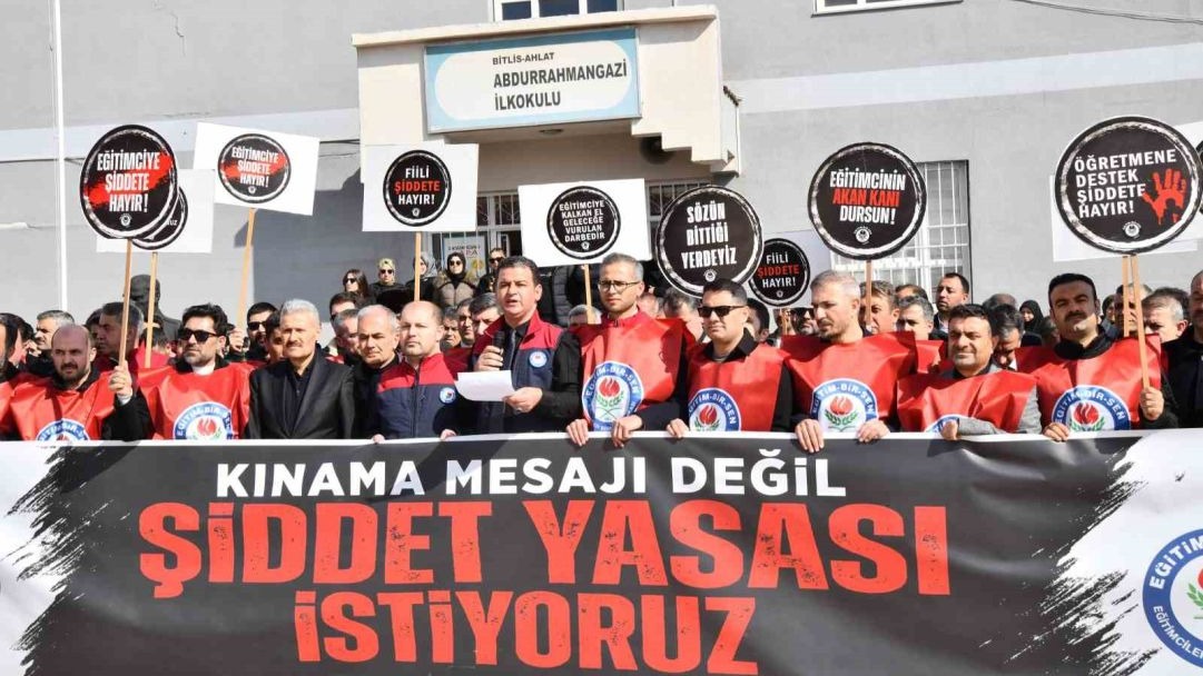 Bitlis Ahlat’ta okul müdürlerine saldırı görüntüleri ortaya çıktı