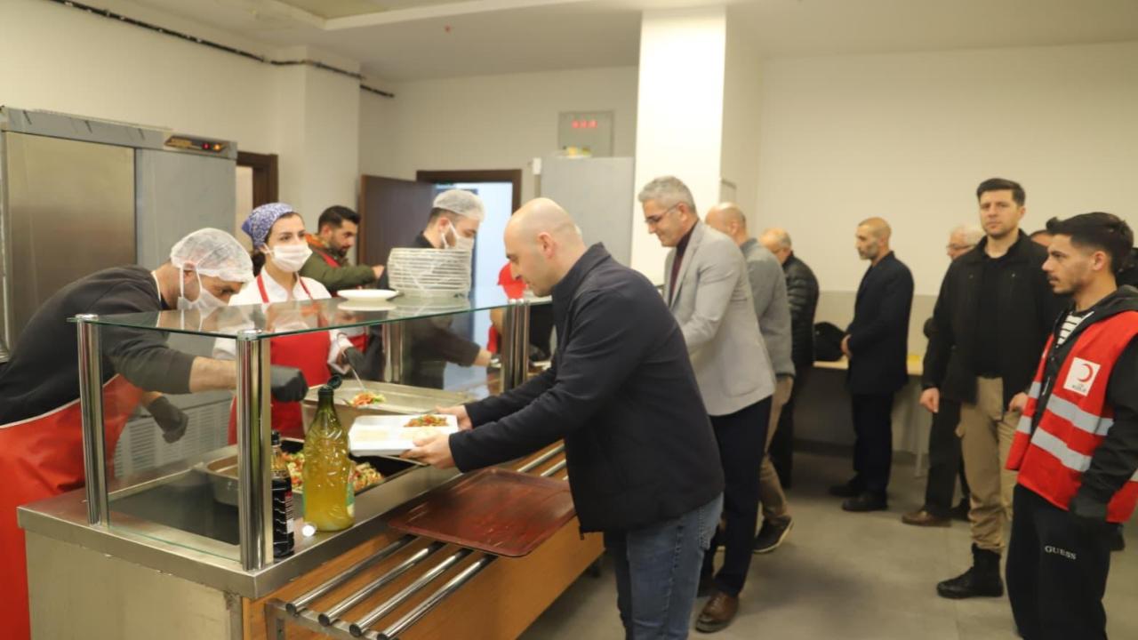 Doğubayazıt’ta İftar Programında Ramazan Geleneği Yaşatıldı