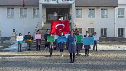 Erciş Alparslan Türkeş İlk ve Ortaokulu Öğrencilerden 6 Şubat Depremi Anma Programı