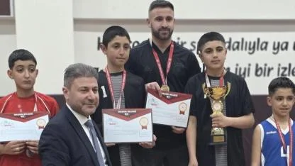 Erciş’te Masa Tenisinde Gururlandıran Başarı