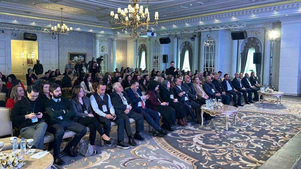 HAK-İŞ’in "Türkiye kadın buluşmaları" programı Van’da düzenlendi