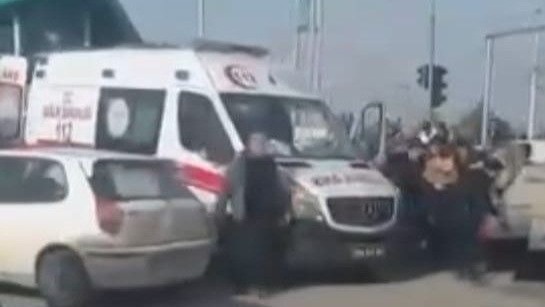 İki otomobil çarpıştı: 5 yaralı