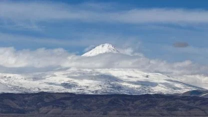 Küçük Ağrı Dağı’nda Kartpostallık Görüntü