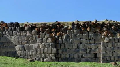Muradiye'de bulunan Urartu mirası  Körzüt Kalesi