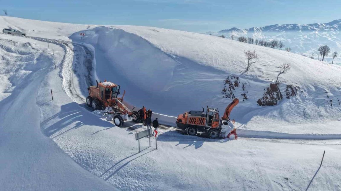 Muş-Kulp karayolu yeniden ulaşıma açıldı