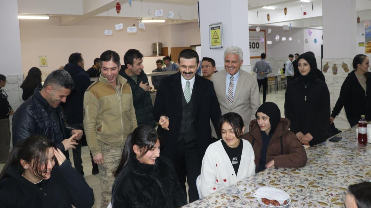 Tutak’ta Ramazan Bereketi Aynı Sofrada Paylaşıldı