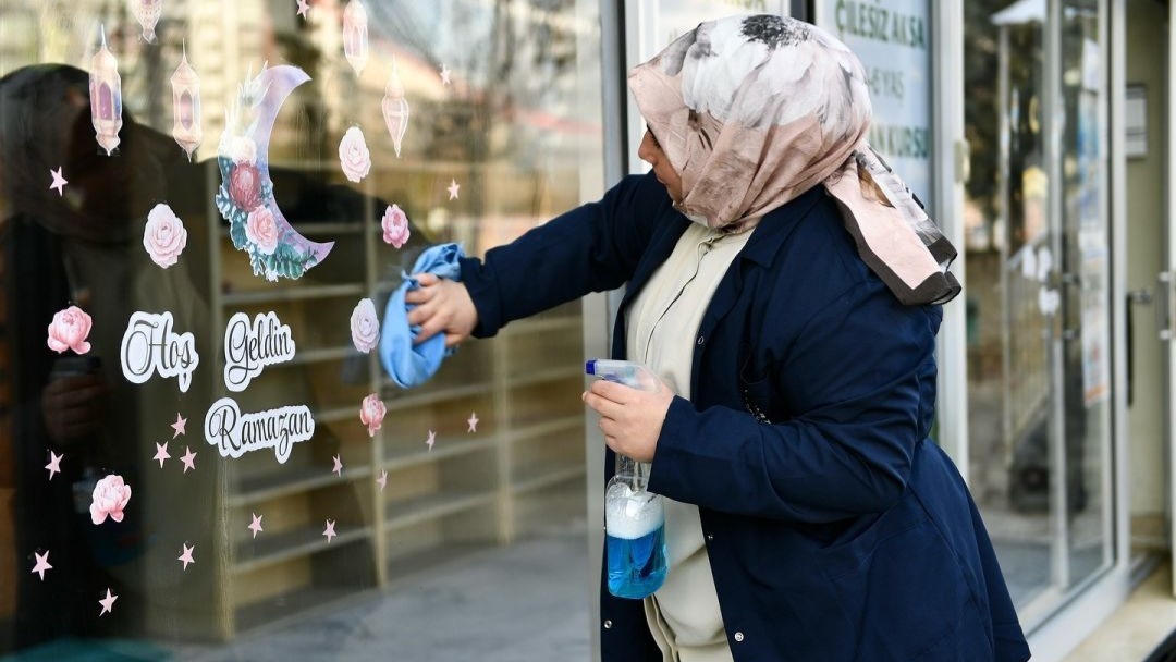 Yeşilyurt Belediyesi’nden Ramazan’da dört koldan temizlik seferberliği