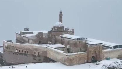 Yoğun kar yağışı tarihi sarayda eşsiz manzaralar oluşturdu (Videolu Haber)