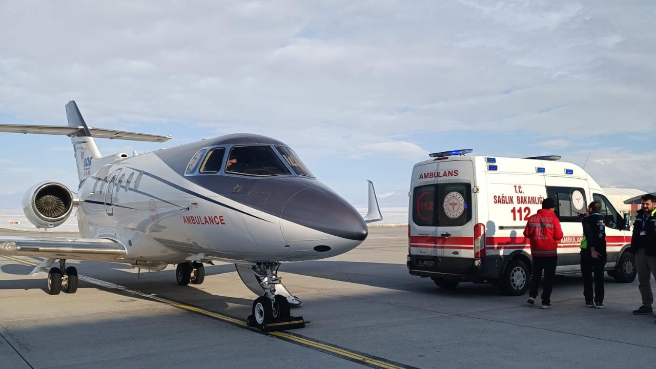 30 günlük bebek uçak ambulansla Ankara’ya sevk edildi