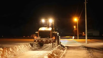 Ekipler 110 personel ile kapanan tüm köy yolları ulaşıma açıldı