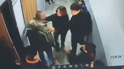 Van’da okulda dehşet: Çocuğuna kartopu atan öğrenciyi koridorda darp etti