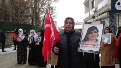 Vanlı anne: "Artık çocuklarımızı gömmeyelim, silahlarımızı gömelim"