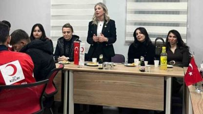 Kars’ta Kızılay’dan üniversite öğrencilerine "Anne Eli" iftarı