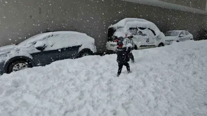 O ilçede kar kalınlığı 1 metreyi buldu