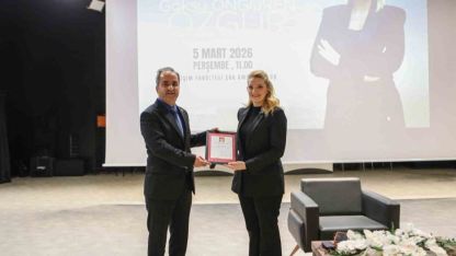 Gazeteci Göksü Öngören Özgür, Atatürk Üniversitesinde öğrencilerle buluştu