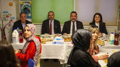 TEGV gönüllüleri ve yöneticiler iftarda buluştu