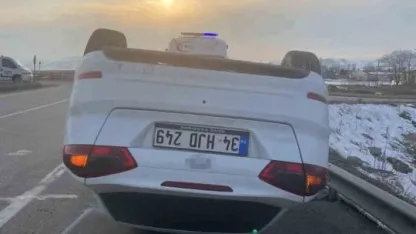 Aşkale’de trafik kazası: Otomobil takla attı, 2 kişi yaralandı