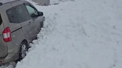 Erzurum’da yola çığ düştü