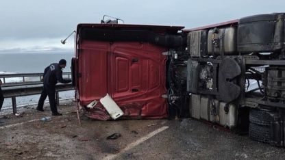 Van-Erciş karatolunda trafik kazası: 1 yaralı